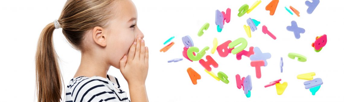 Wenn Kinder sprechen lernen... Alles zu Stottern, Lispeln und Co. gibt es bei MENSCHENSKINDER! Foto: Adobe Stock / andreaobzerova
