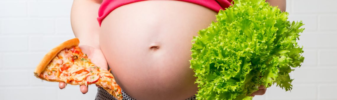 Ernährung in der Schwangerschaft MENSCHENSKINDER! verrät die Dos und Don'ts für Schwangere. Foto: Adobe Stock / Labunskiy Konstantin