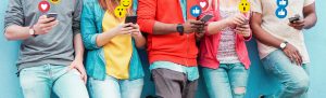 Stress auf Whatsapp, Snapchat und Co. vermeiden - MENSCHENSKINDER gibt Tipps für Eltern und Teenager, Foto: Adobe Stock / DisobeyArt
